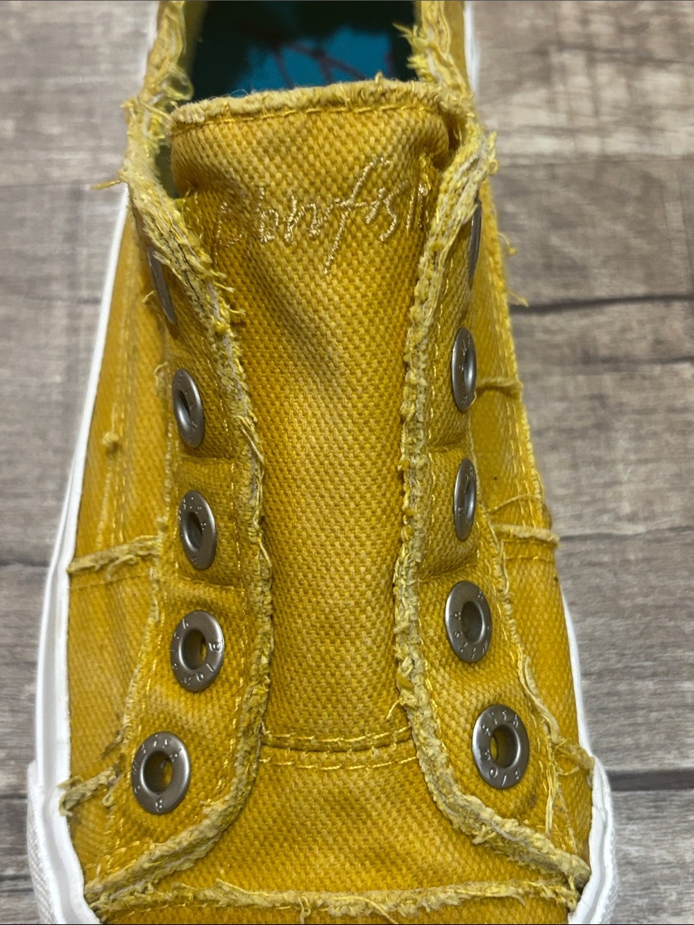 Blowfish Malibu Sneakers Slip-On Canvas in Mustard Yellow Size 7 - Picture 8 of 10
